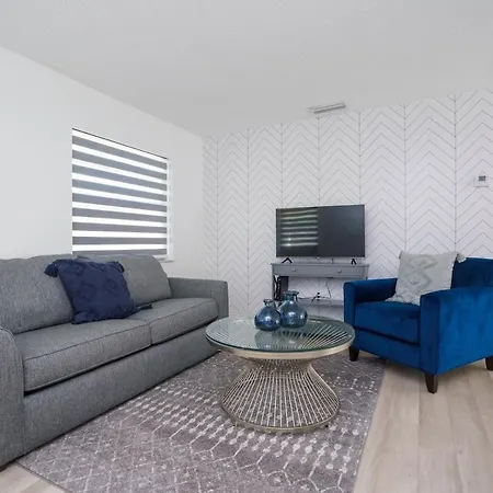 Blue Door Duplex Renovated Parking And Designed Vila
